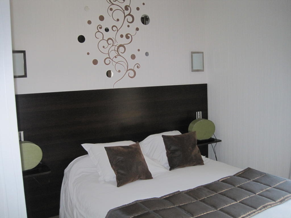 Hotel Restaurant Rive Gauche Bessines-sur-Gartempe Habitación foto