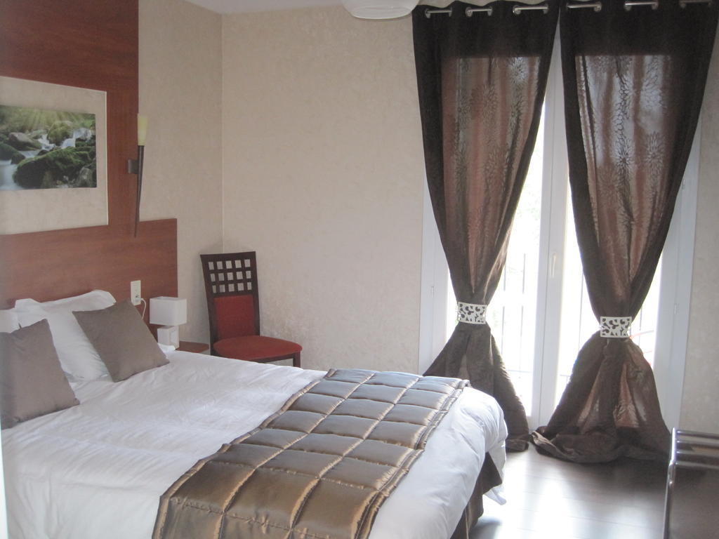 Hotel Restaurant Rive Gauche Bessines-sur-Gartempe Habitación foto