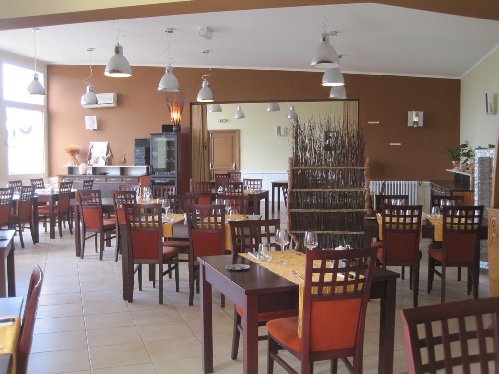 Hotel Restaurant Rive Gauche Bessines-sur-Gartempe Exterior foto