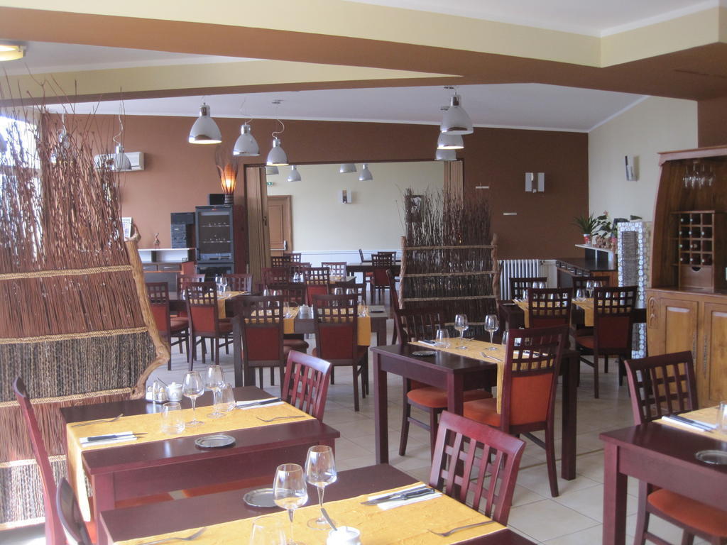 Hotel Restaurant Rive Gauche Bessines-sur-Gartempe Exterior foto